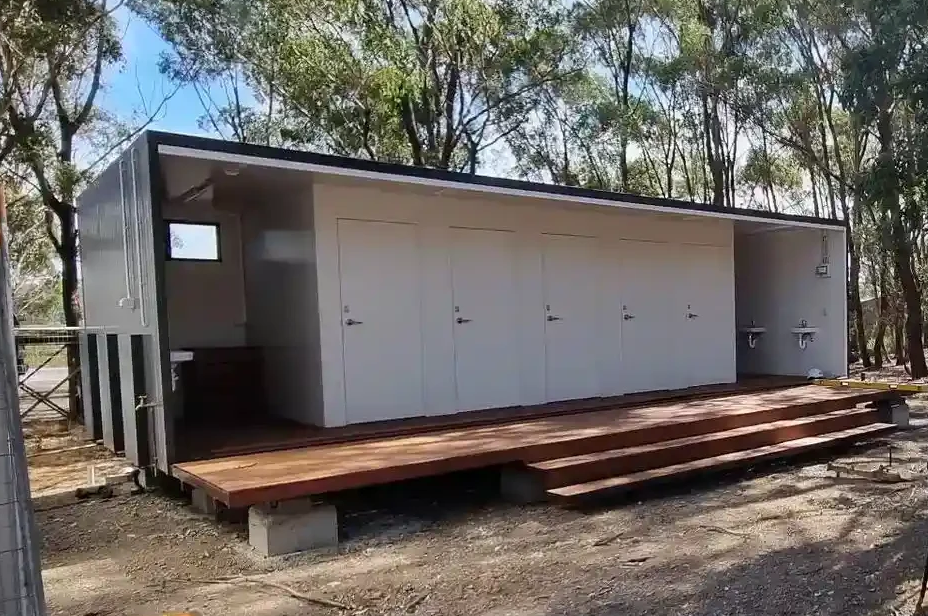 service-portable-tolites-side-image